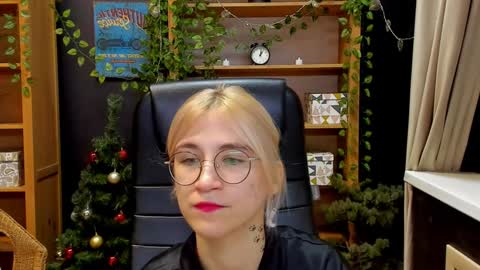Katrin online show from December 18, 2024, 9:08 pm