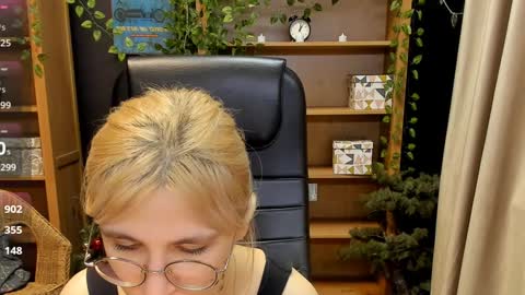 Katrin online show from December 22, 2024, 1:55 am