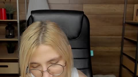 Katrin online show from December 28, 2024, 5:14 pm