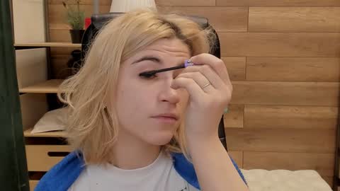 Katrin online show from January 2, 2025, 7:18 pm
