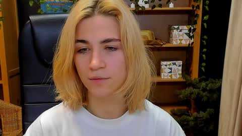Katrin online show from January 3, 2025, 9:57 pm