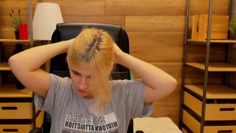 Katrin online show from January 4, 2025, 10:55 pm