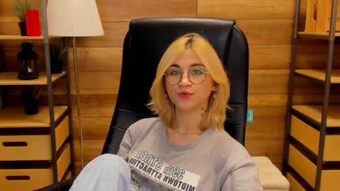 Katrin online show from January 5, 2025, 4:58 am
