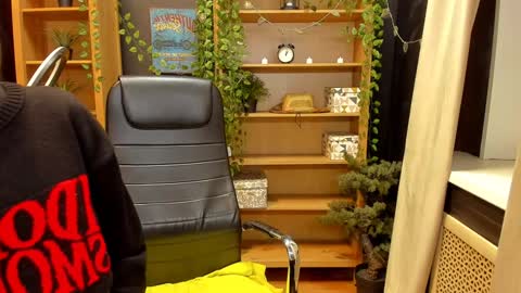 Katrin online show from February 2, 2025, 3:10 am