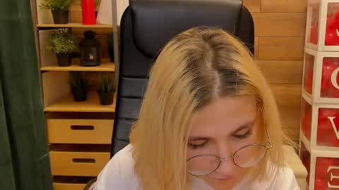 Katrin online show from February 21, 2025, 3:23 am