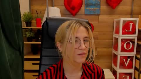 Katrin online show from February 25, 2025, 4:21 pm