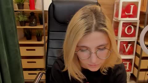 Katrin online show from February 28, 2025, 4:10 pm