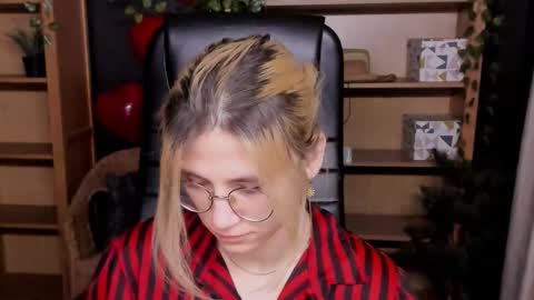 Katrin online show from March 7, 2025, 4:22 pm