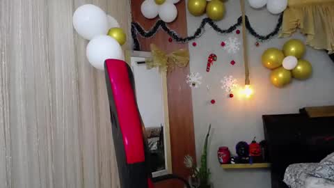 moon_and_fire_ online show from November 16, 2025, 3:23 am