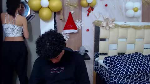 moon_and_fire_ online show from November 19, 2025, 4:01 am