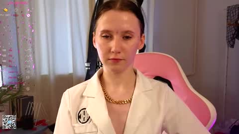 Lola online show from February 23, 2025, 1:21 pm