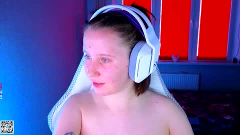 Lola online show from September 16, 2025, 1:23 pm