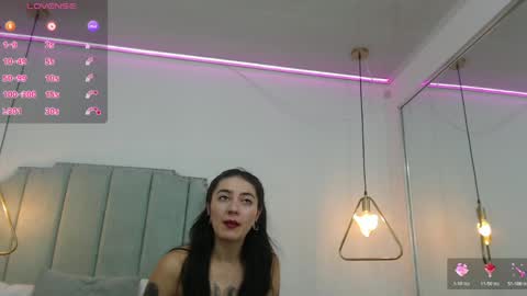 Snapshot of moon_blue95 chatting on April 24, 2026, 2:03 am Moon online show from April 24, 2026, 2:03 am