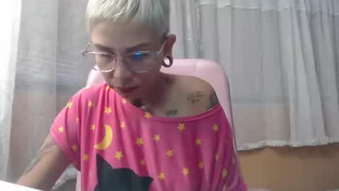Snapshot of moon_cat85 chatting on May 27, 2026, 2:14 pm Luna online show from May 27, 2026, 2:14 pm