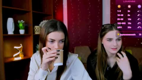 moon-shine25 online show from November 5, 2025, 10:26 am