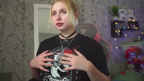 Emilia online show from February 6, 2026, 6:07 am