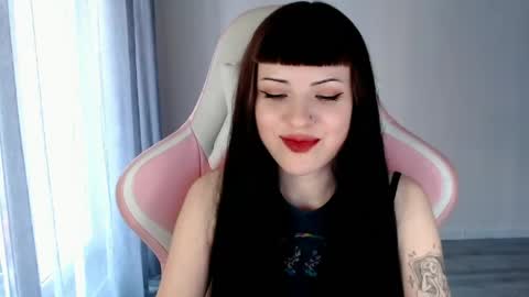  sophie  online show from April 27, 2026, 4:27 pm