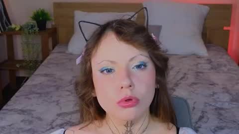 Snapshot of moonhaze_ chatting on May 1, 2026, 10:20 am Erica online show from May 1, 2026, 10:20 am