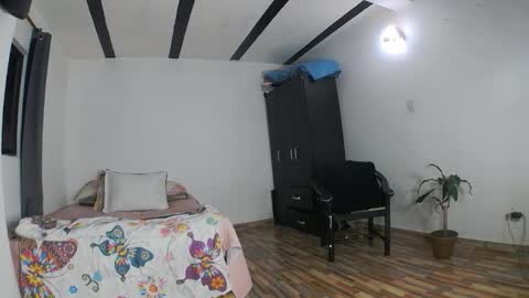 moonie_baddie31 online show from February 24, 2026, 3:15 am