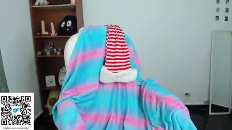 MOON  online show from December 21, 2024, 8:32 pm