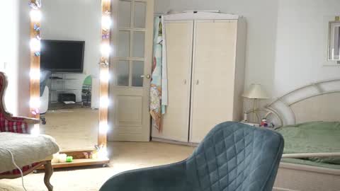 Jane online show from September 29, 2025, 5:45 am