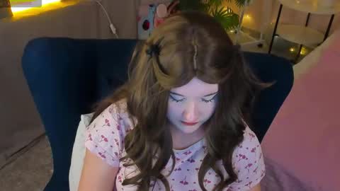 Eva online show from March 13, 2026, 12:01 pm