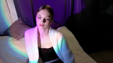 Maya online show from October 19, 2025, 7:58 pm