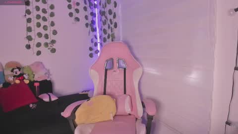 Snapshot of moonliight__ chatting on March 9, 2025, 10:19 pm moonliight__ online show from March 9, 2025, 10:19 pm