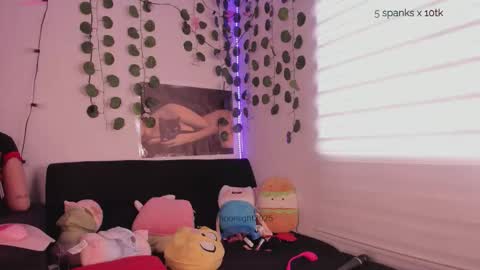 moonliight__ online show from October 1, 2025, 9:10 pm