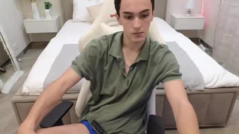 Snapshot of moonlinskinn chatting on November 26, 2025, 8:04 am Stan online show from November 26, 2025, 8:04 am