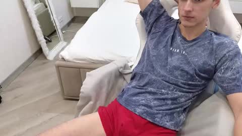 Snapshot of moonlinskinn chatting on November 29, 2025, 8:28 am Stan online show from November 29, 2025, 8:28 am