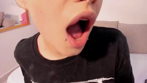 Kitty online show from December 3, 2025, 8:07 pm