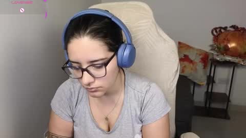 Moon Woman online show from November 29, 2025, 6:33 pm