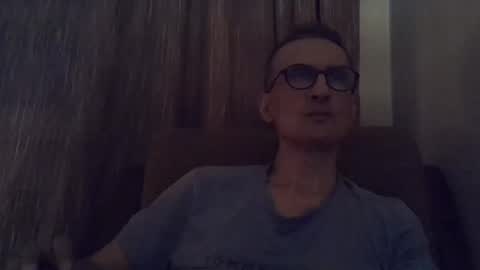 Snapshot of moovurey16 chatting on November 6, 2025, 1:56 pm Alex online show from November 6, 2025, 1:56 pm