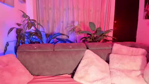   online show from March 9, 2025, 9:35 am