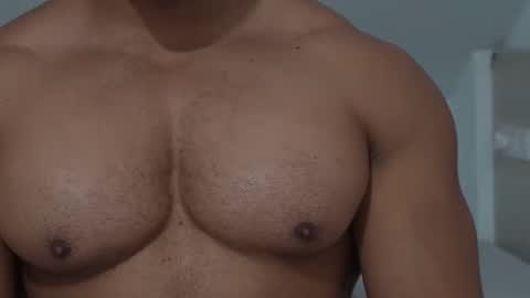 moreno1muscular online show from November 28, 2025, 8:55 pm