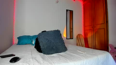 morenosiam online show from December 17, 2025, 1:55 am