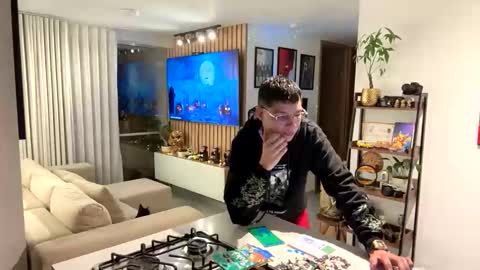   online show from October 29, 2025, 12:24 am