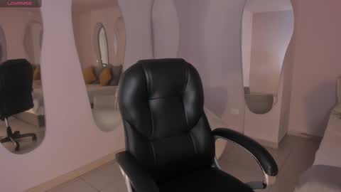 Snapshot of morganhicks chatting on March 5, 2025, 6:56 pm Morgan Hicks online show from March 5, 2025, 6:56 pm