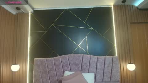 Moriah online show from March 25, 2026, 12:11 pm