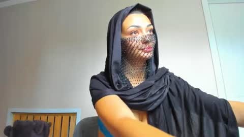 Snapshot of moroccan_diamond_ chatting on July 4, 2026, 8:31 am Medina online show from July 4, 2026, 8:31 am