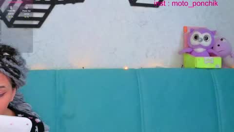Snapshot of moto_ponchik chatting on April 25, 2026, 10:07 am Kris online show from April 25, 2026, 10:07 am