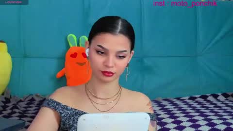 Snapshot of moto_ponchik chatting on April 29, 2026, 6:06 am Kris online show from April 29, 2026, 6:06 am