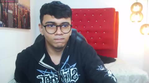 Mou Fly online show from November 16, 2025, 12:00 pm