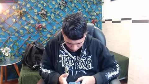 Mou Fly online show from December 3, 2025, 12:47 pm