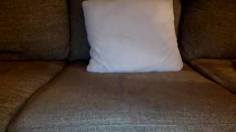 mouthmilker online show from December 17, 2025, 8:53 am