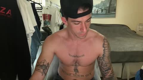 Snapshot of movedto305 chatting on November 2, 2025, 5:15 pm movedto305 online show from November 2, 2025, 5:15 pm