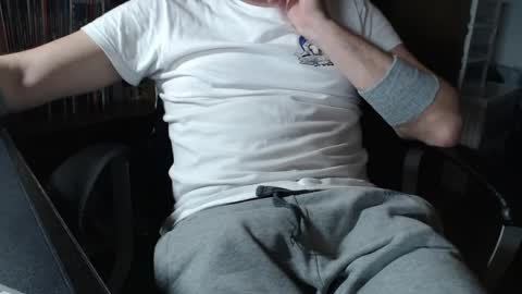 mpmimp online show from March 2, 2025, 3:16 pm