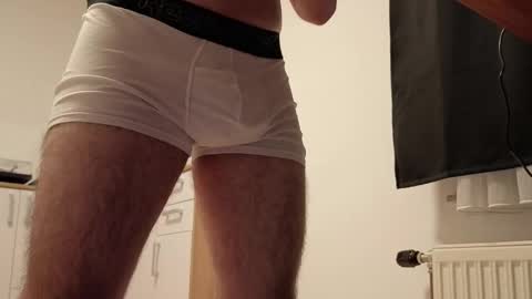 Snapshot of mr10069 chatting on December 16, 2025, 12:10 pm mr10069 online show from December 16, 2025, 12:10 pm