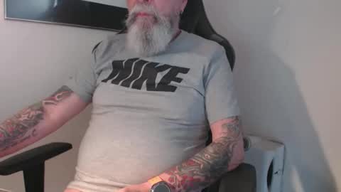 mr_boombastic2021 online show from September 20, 2025, 9:21 am